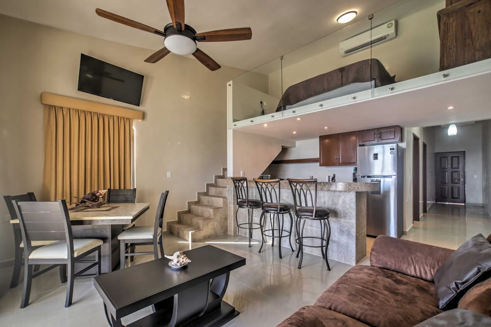 Private Balcony w/ Views: Oceanfront Cancun Condo! Apartment in Cancun