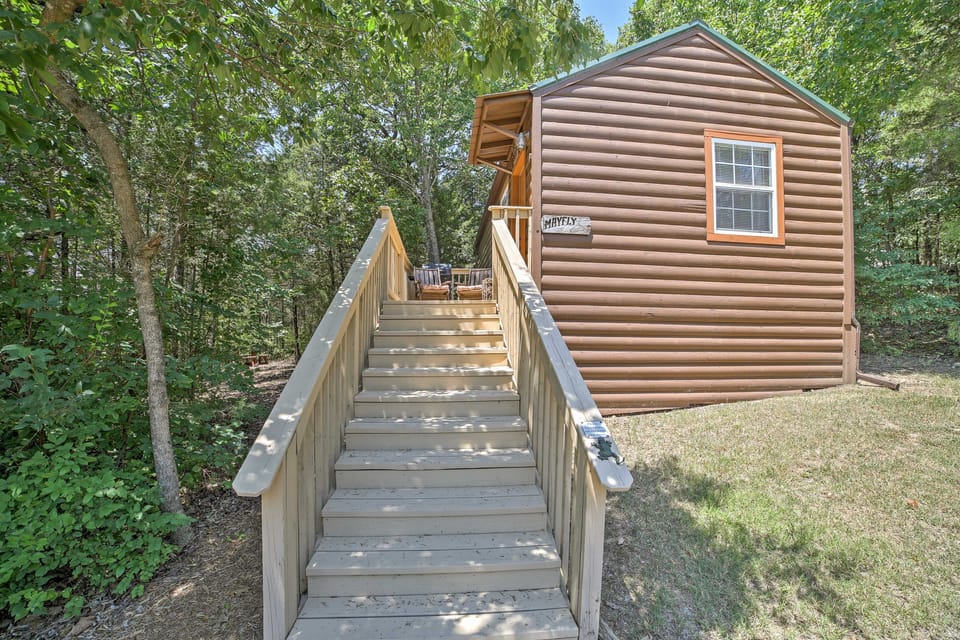 4 Mi to Museums: Cozy Branson Cabin House in Branson