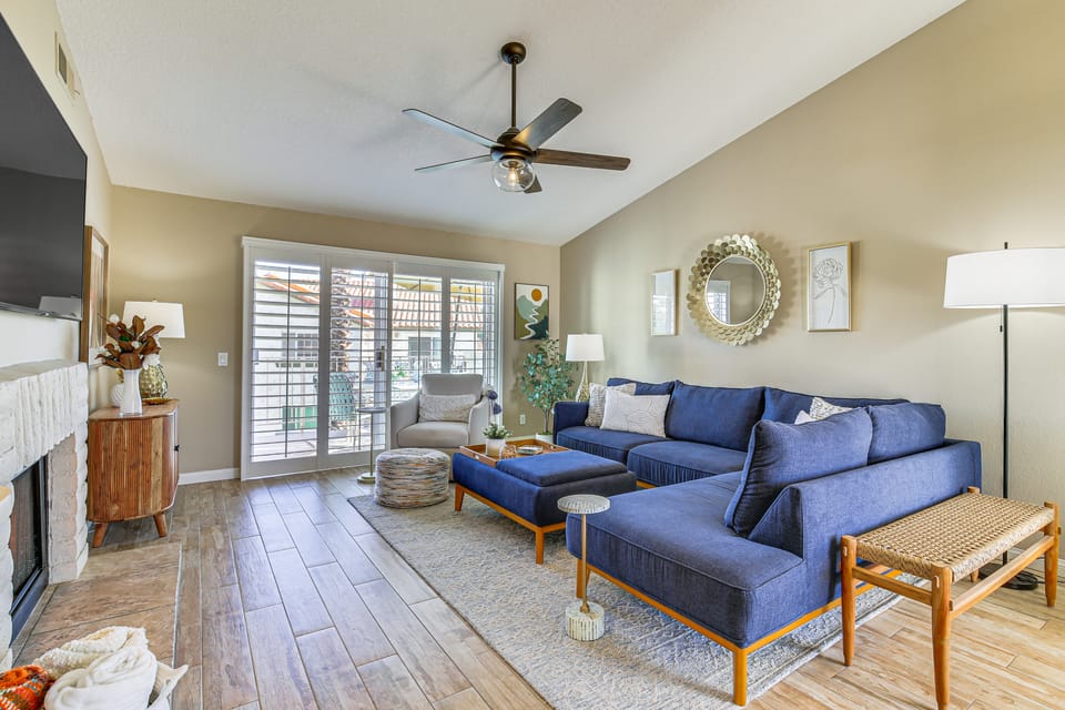 Luxe Desert Falls Country Club Condo w/ Mtn Views! Apartment in Palm Desert