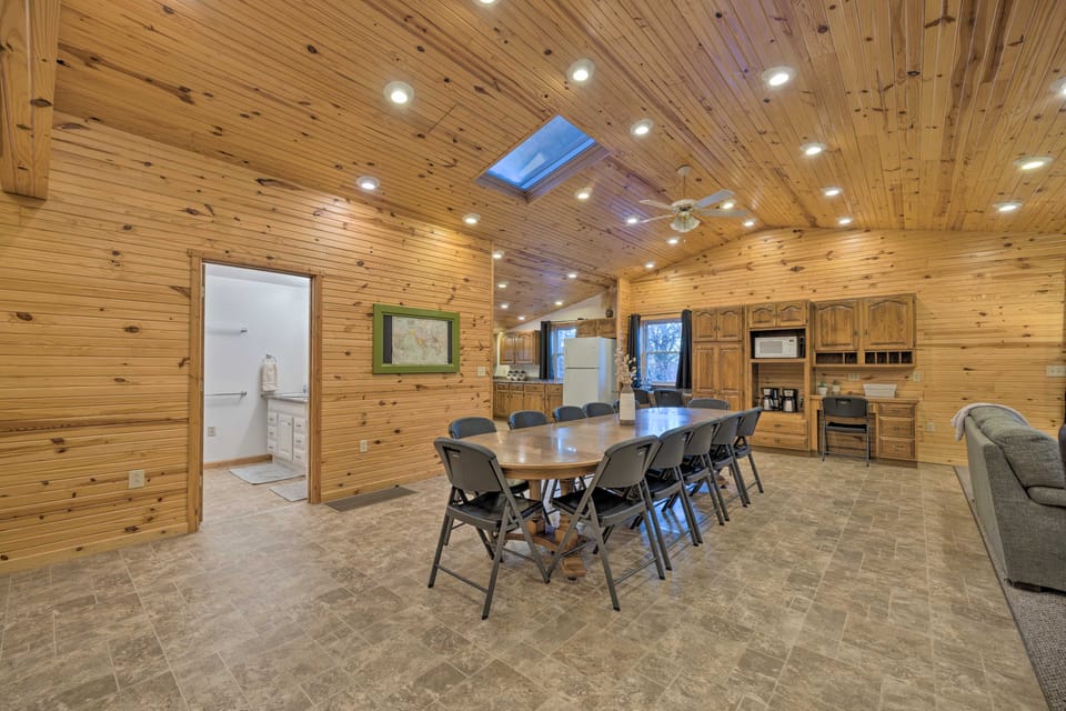 Spacious Kansas Retreat: On-Site Disc Golf! House in Kansas