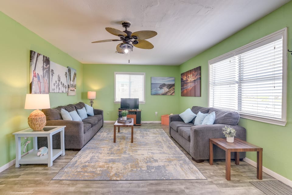 Walk to Gulf: Surfside Beach Home w/ Deck House in Surfside Beach