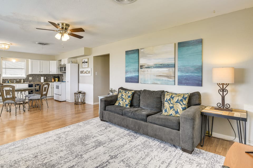 Walk to Gulf: Surfside Beach Home w/ Deck House in Surfside Beach