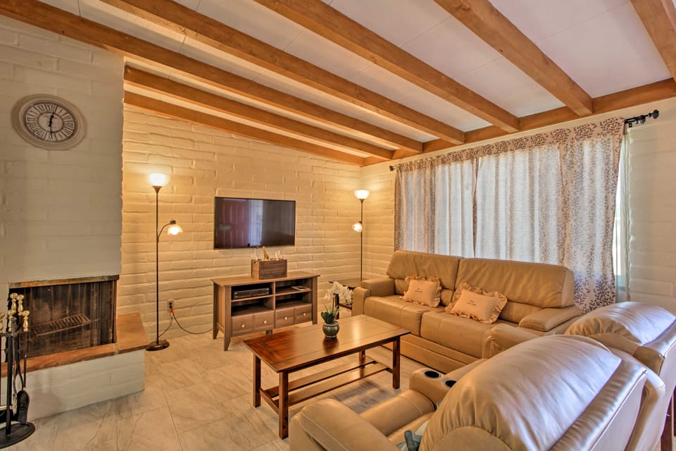 Renovated Tucson Gomez Casita w/ Yard < 7 Mi to DT House in Tucson