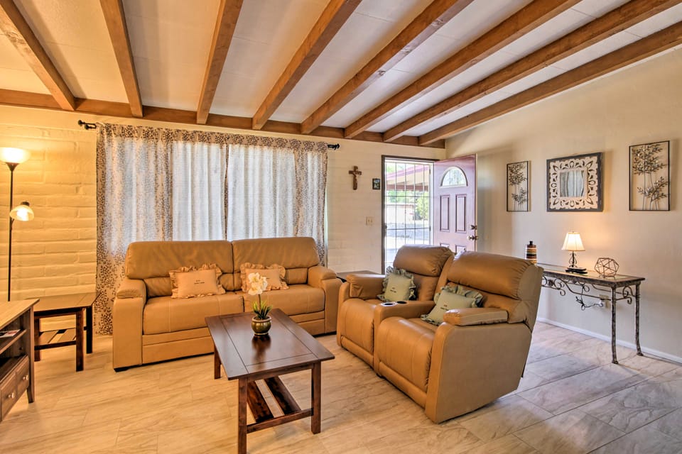 Renovated Tucson Gomez Casita w/ Yard < 7 Mi to DT House in Tucson