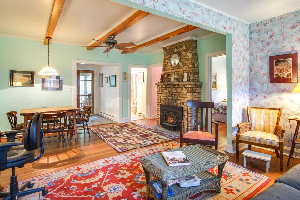 Harbert Cottage w/ Fire Pit: Half Mile to Beach! Cottage in Chikaming Township