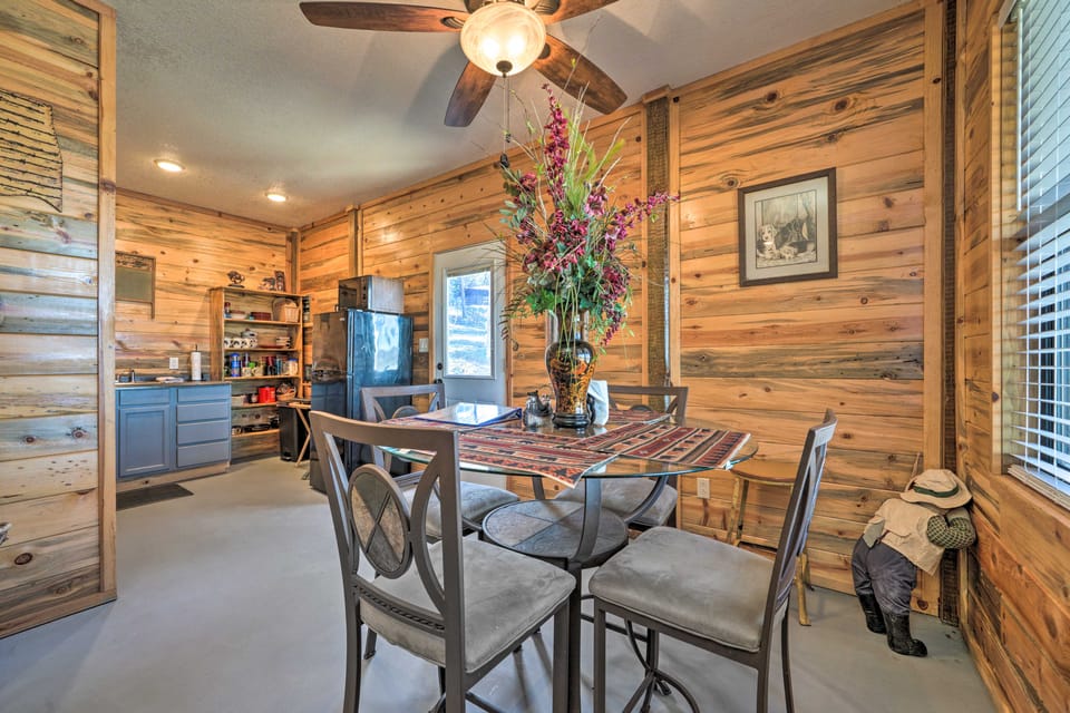'Sardis Serenity' 1 BR Clayton Cabin w/ Lake View House in Oklahoma
