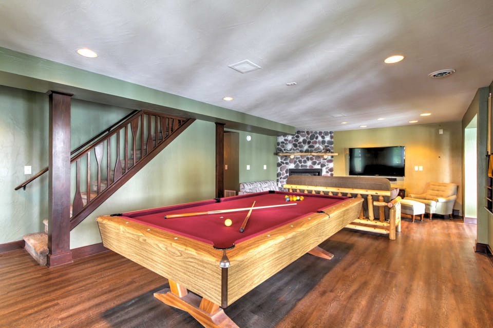 Waupaca Lakefront Home w/ Pool Table & Dock! House in Wisconsin