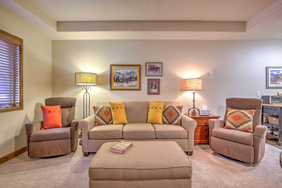 Breckenridge Basecamp: Steps to Snowflake Trail! Apartment in Breckenridge