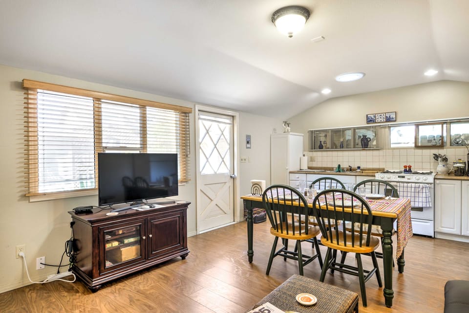 Cozy Arroyo Grande Cottage w/ Patio & Grill! Cottage in Arroyo Grande