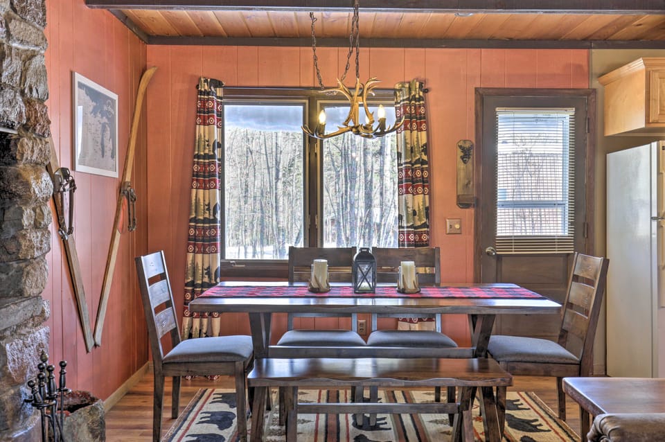 Deck + Fire Pit: Family Cabin in Bessemer House in Wisconsin