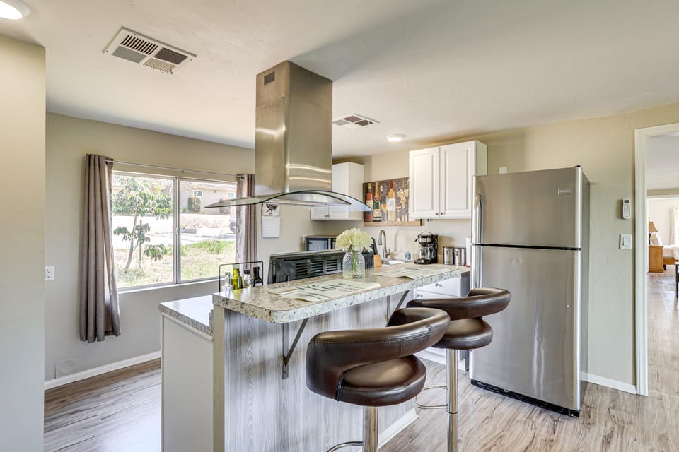 Escondido Vineyard Estate: Walk to Wineries! House in San Pasqual Valley