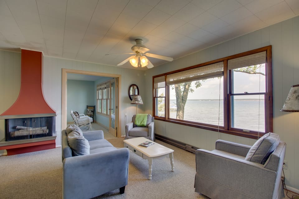 Pelican Lake Cabin: Private Beach + Scenic Sunsets House in Minnesota