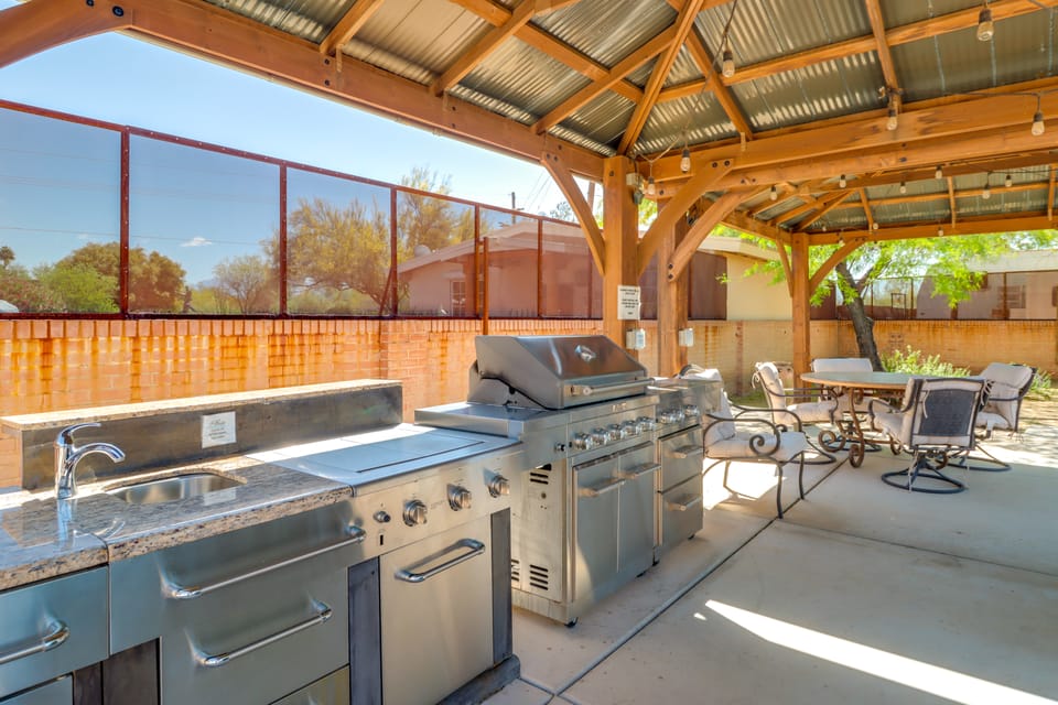 Swim Spa Access & Outdoor Kitchen! Tucson Home House in Catalina Foothills