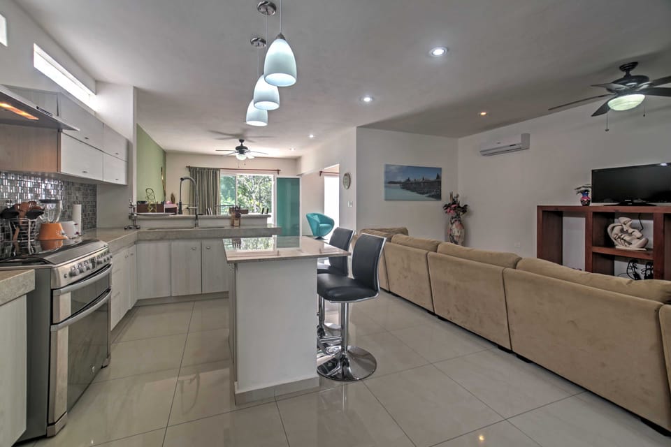 Casa Esmeralda w/ Pool Access & Furnished Patio! Villa in Tulum