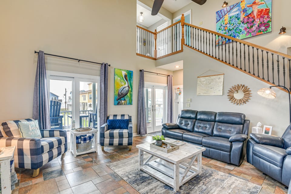 Steps from Gulf: Freeport Home w/ Water Views House in Alvin
