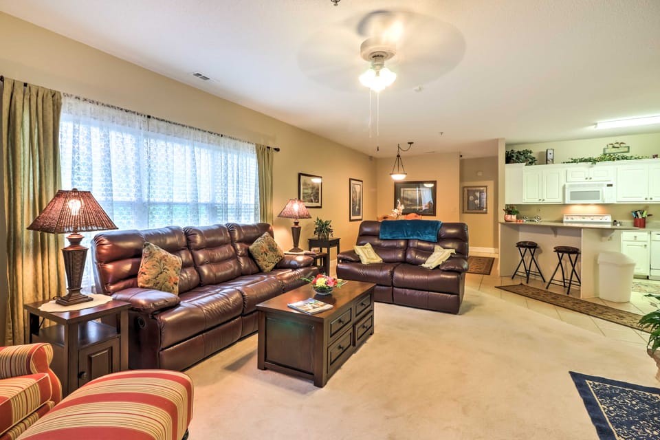 Condo on Kingwood Golf Course ~ 3 Mi to Main St! Apartment in Georgia