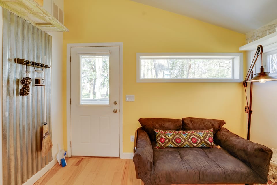 4-Season Gold Coast Cottage, 2 Mi to Winter Sports Cottage in Wisconsin