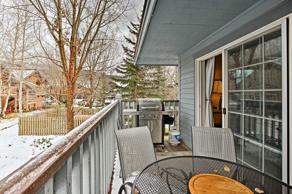 Steamboat Springs Condo w/ Hot Tub & Ski Bus! Apartment in Steamboat Springs