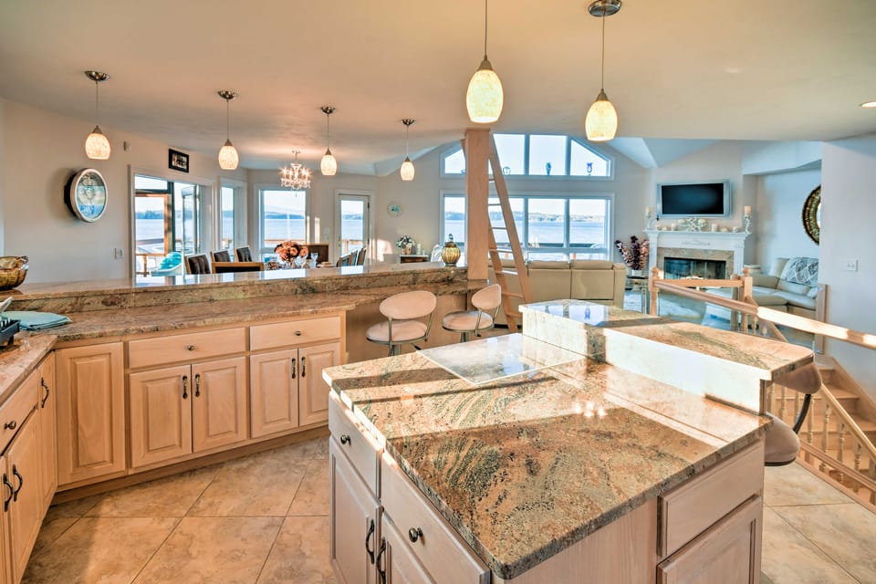 Luxe Oceanfront Home w/ Cadillac Mountain Views! House in Sorrento