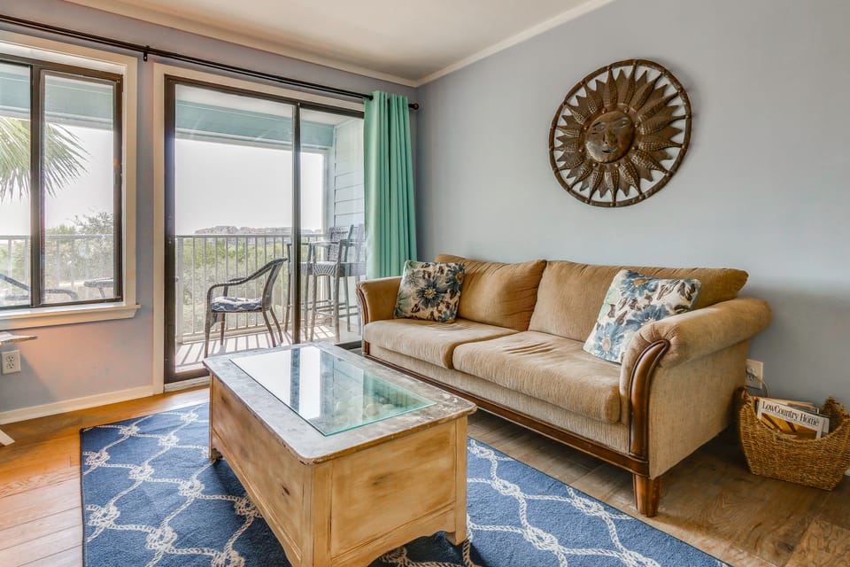 Hilton Head Golf Getaway, Pools & Beach Access Apartment in Hilton Head Island