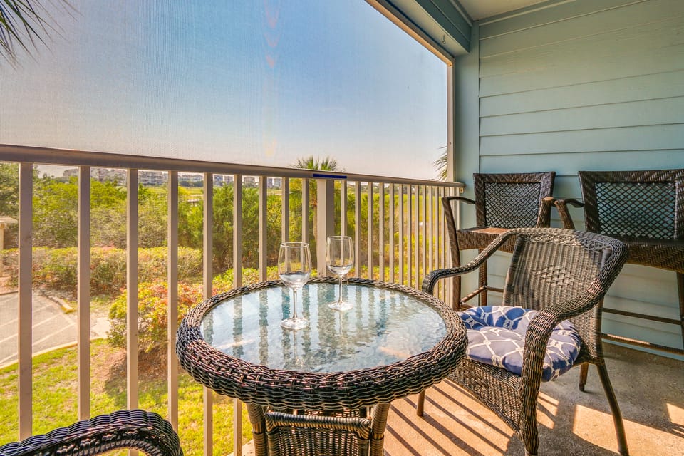 Hilton Head Golf Getaway, Pools & Beach Access Apartment in Hilton Head Island