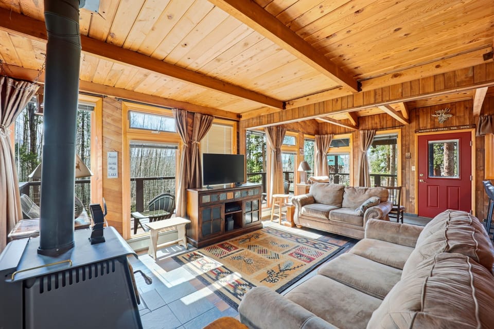 Large Home on 1 Acre: 2 Mi to Grand Lake Village House in Rocky Mountain National Park