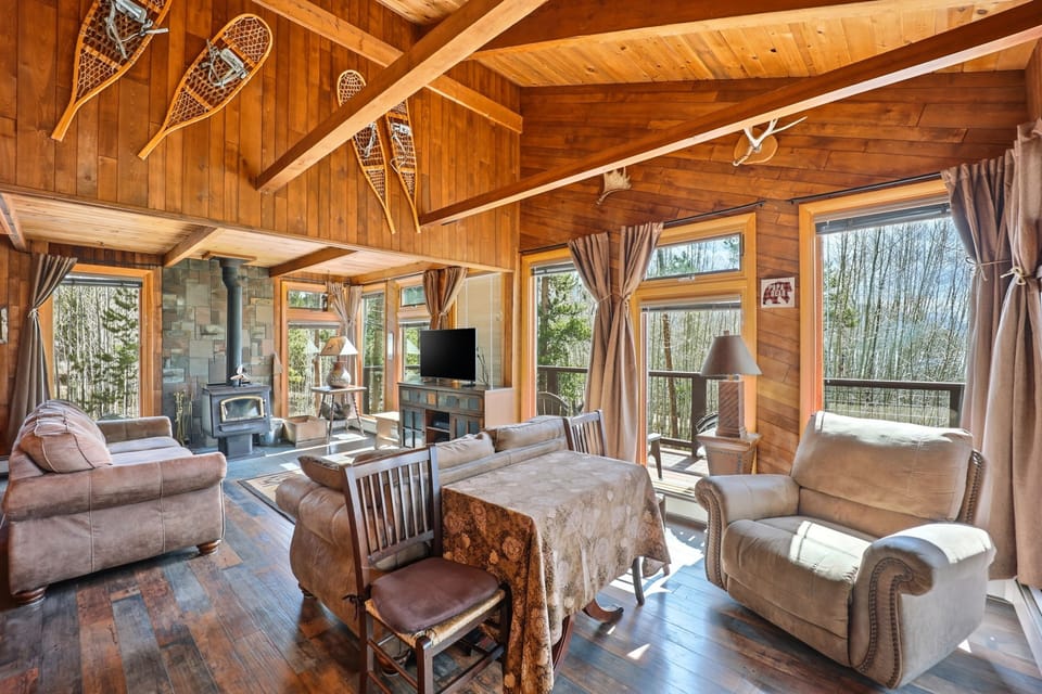 Large Home on 1 Acre: 2 Mi to Grand Lake Village House in Rocky Mountain National Park