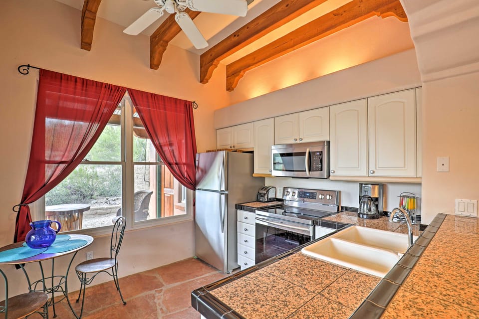 'La Roca' Tucson Mtn-View Casita on 10 Acres House in Arizona