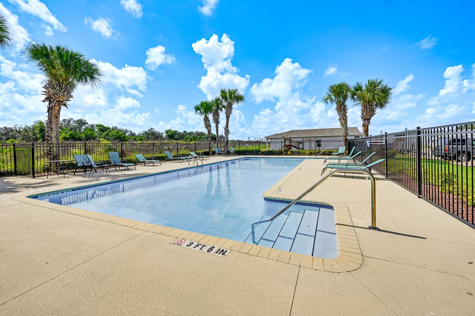 Pet-Friendly Gem w/ Yard & Pool Access in Sebring House in Sebring