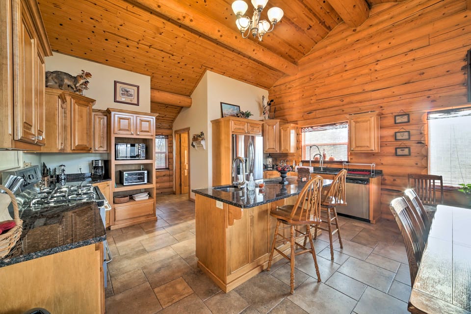 Walk to Table Rock Lake: Spacious Home w/ Deck! House in Table Rock Lake