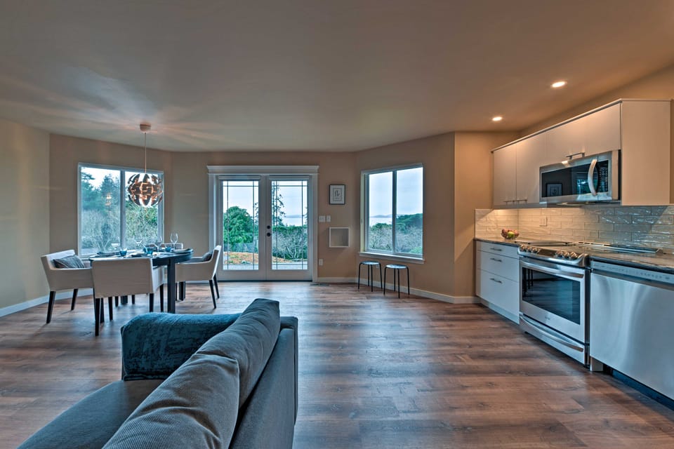 Airy Home Near Anacortes w/ San Juan de Fuca Views Apartment in Puget Sound