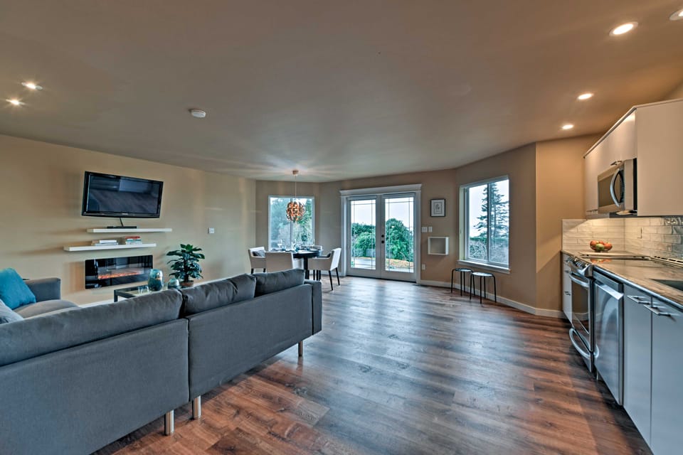 Airy Home Near Anacortes w/ San Juan de Fuca Views Apartment in Puget Sound