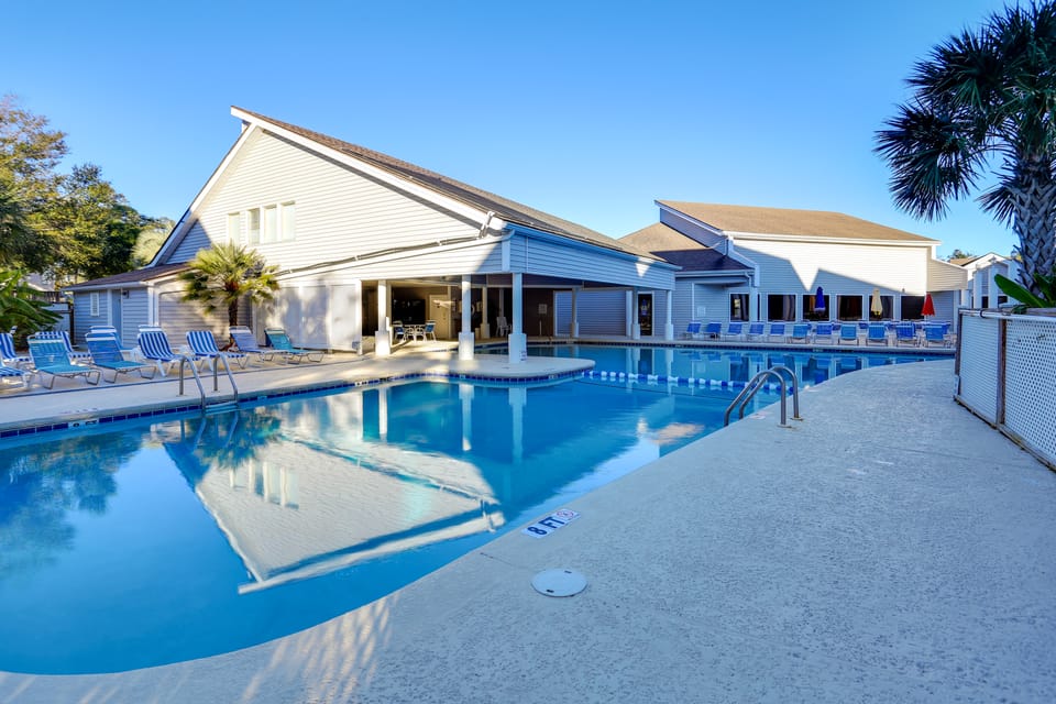 Walk to Ocean: Myrtle Beach Retreat w/ Sunroom Apartment in South Carolina