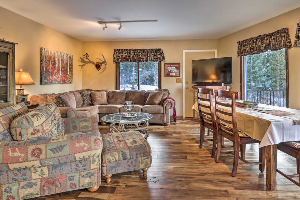 3 Mi to Ski Slopes! Hot Tub Haven in Breckenridge House in Summit County
