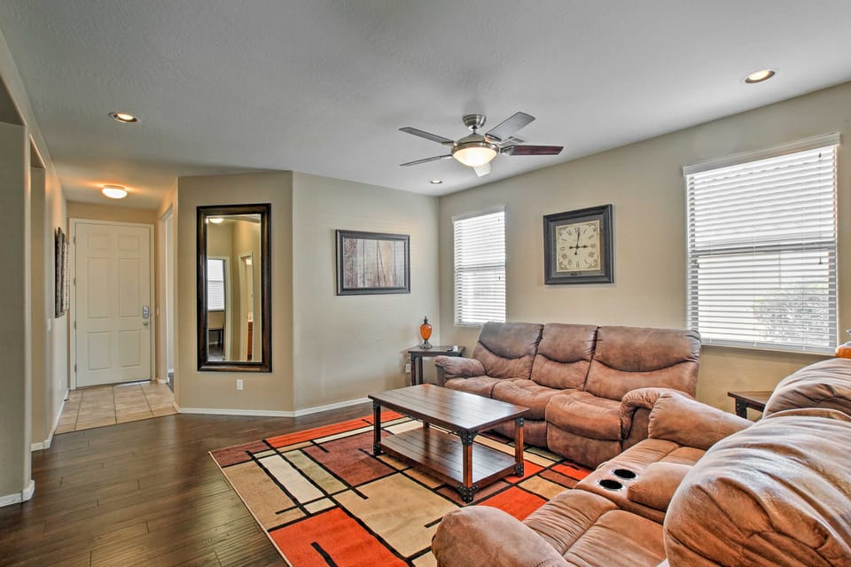 Dog-Friendly Retreat w/ Patio & Yard in Gilbert! House in Gilbert