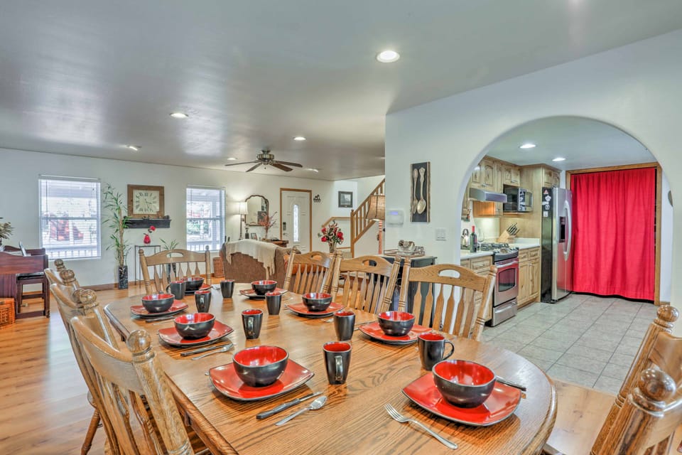 Game Room, Yard, Deck & Fireplace: Lakeside Home House in Rainbow Lake