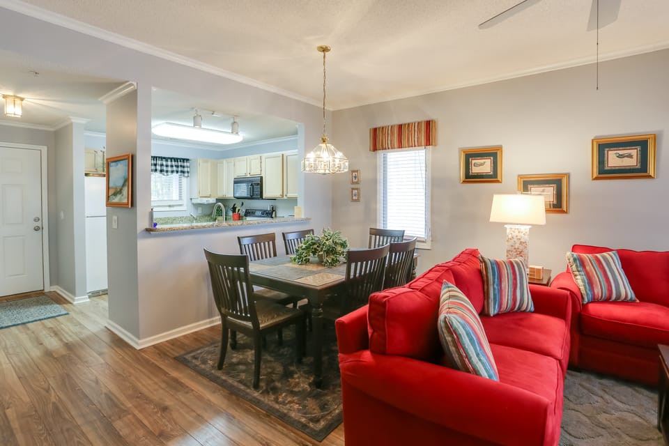 Swim, Golf & Relax: Myrtle Beach Unit in Tidewater Apartment in North Myrtle Beach
