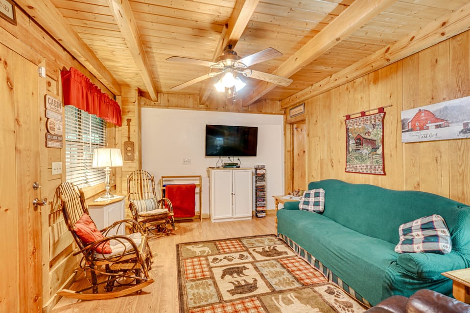 Large Mountain Creek! Cabin in Tellico Plains House in Tennessee