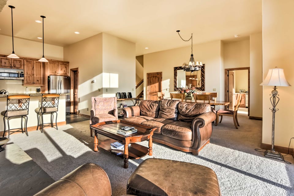 Crested Butte Townhome w/ Views - Steps to Lifts! Apartment in Colorado