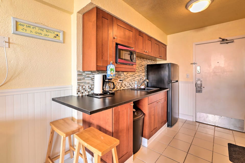 Oceanfront Daytona Beach Club Studio w/ Balcony! Apartment in Florida