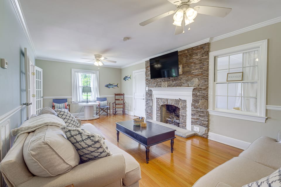 Pet-Friendly Home w/ Gazebo: Minutes to Beach! House in Virginia