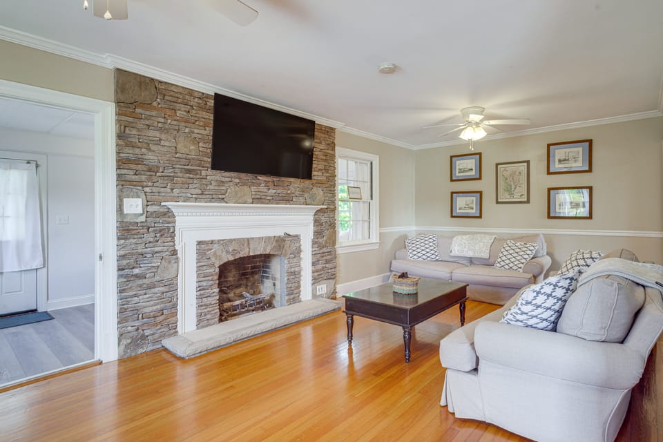 Pet-Friendly Home w/ Gazebo: Minutes to Beach! House in Virginia