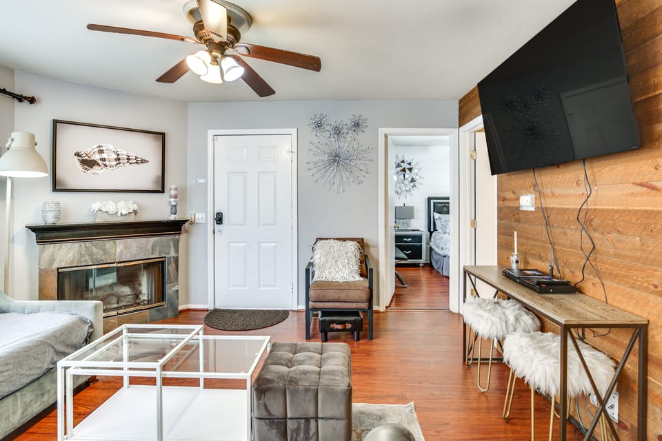 Walk to Beach: San Diego Hideaway w/ Patio House in Ocean Beach