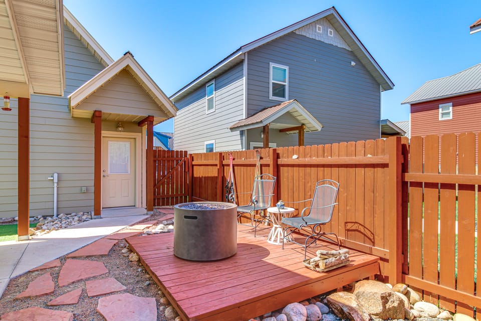30 Mi to Crested Butte: Dog-Friendly Home By River House in Gunnison