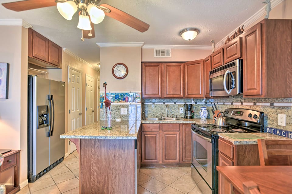 Oceanfront Corpus Christi Condo w/ Pool! Apartment in Nueces County