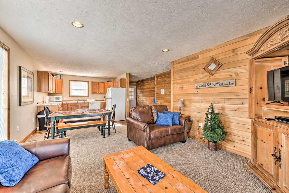 Ski-In/Ski-Out Ghent Cabin w/ Mountain Views! House in West Virginia