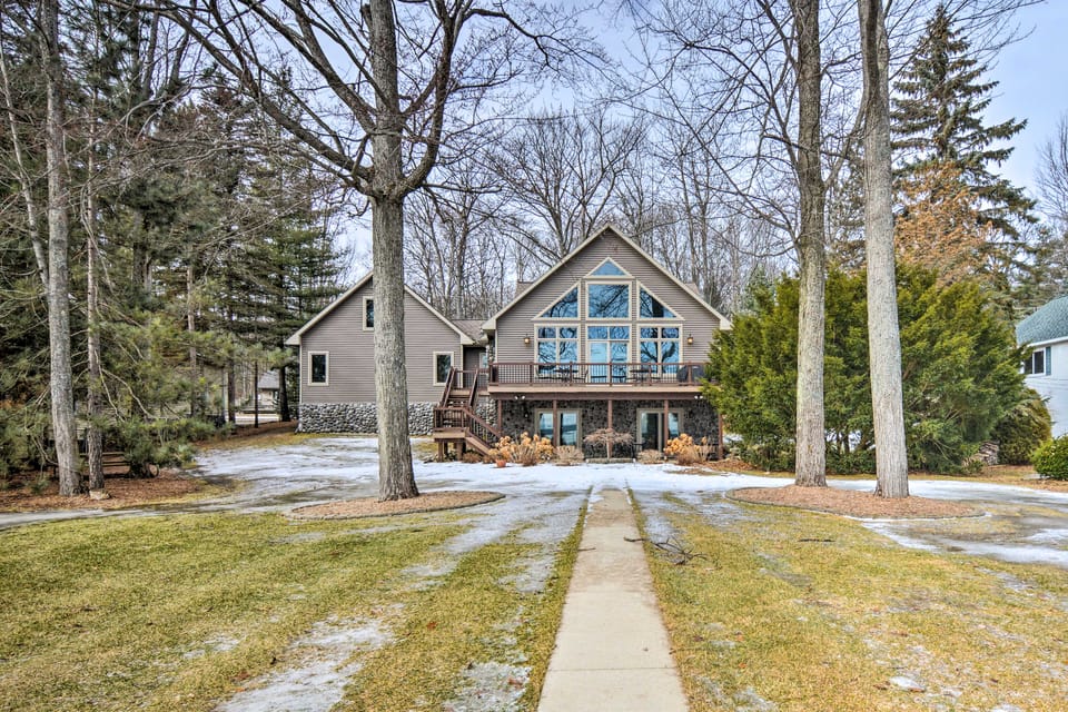Lakefront Roscommon Home w/ Game Room & Dock! House in Michigan