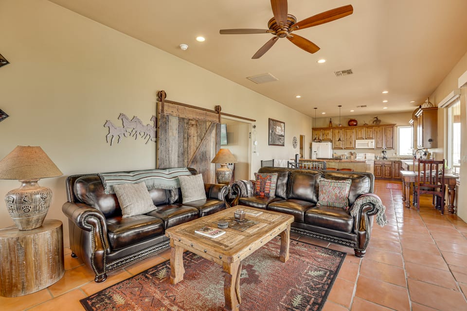 'The Hideaway' - Santa Fe-Style Home in Rio Verde! House in Maricopa County