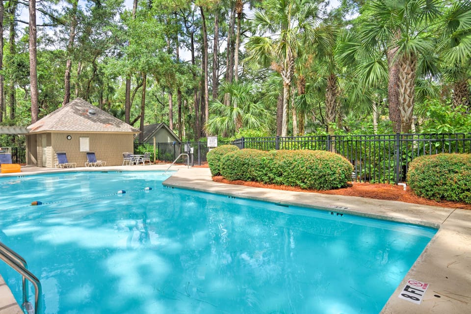 Walk to Beach! Remodeled Cottage on Sparrow Pond Cottage in Kiawah Island