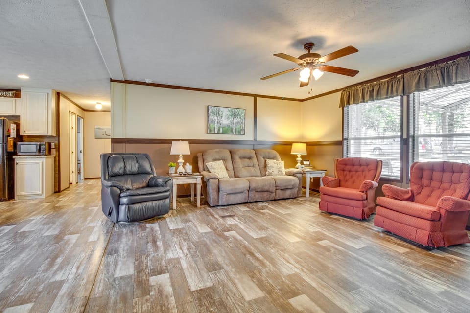 Greers Ferry Lakefront Home w/ Deck & Boat Slips! House in Greers Ferry Lake